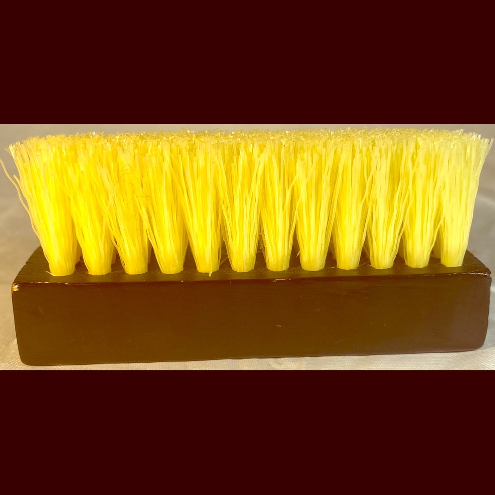 NEW Swift kick mini sneaker brush